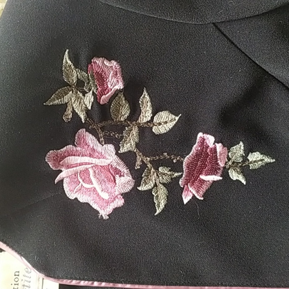 Unique Embroidered Rose Blazer - Picture 5 of 16